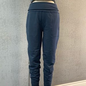 Beyond Yoga Cozy Fleece Long Sweatpant Joggers
